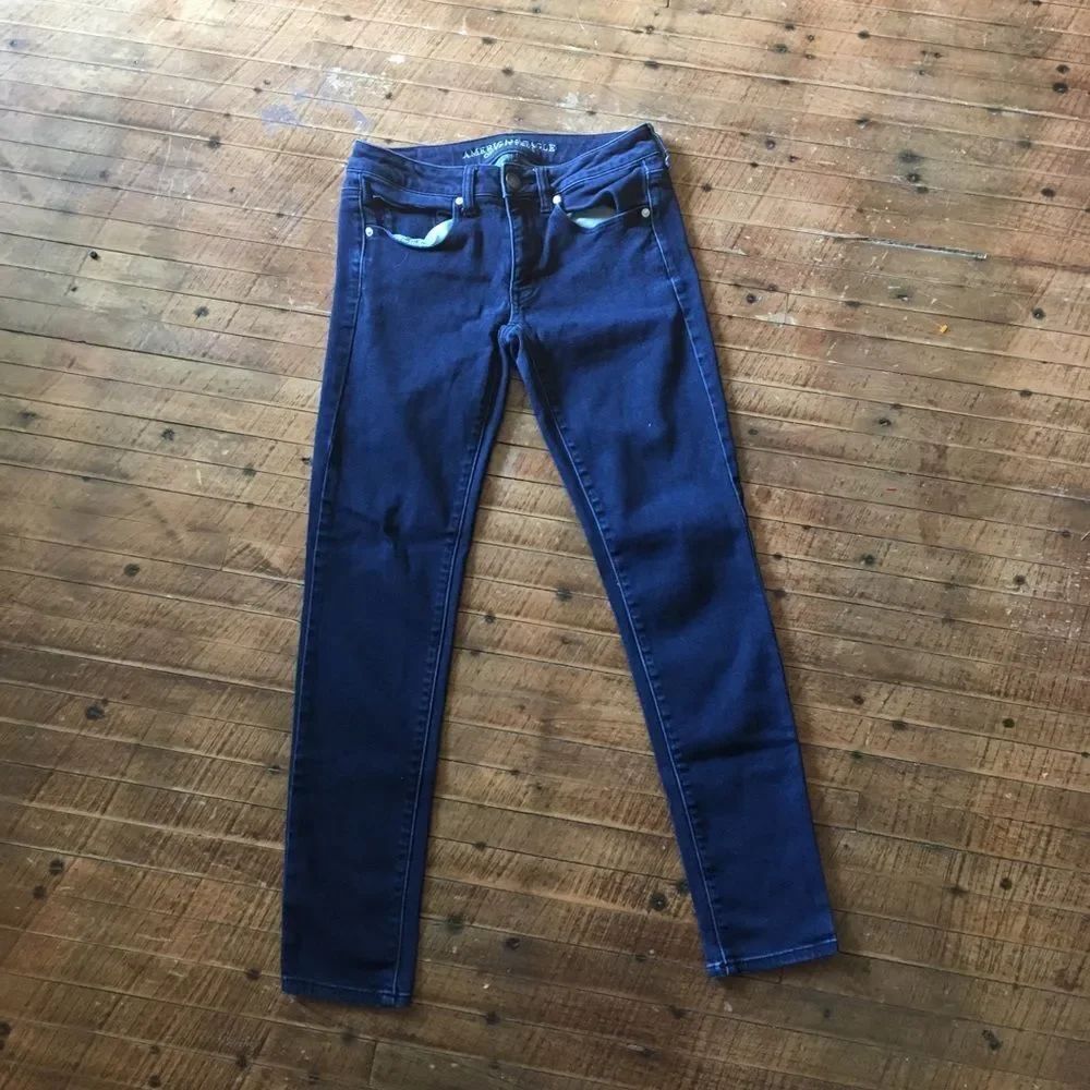 American Eagle dark wash stretchy skinny jeans